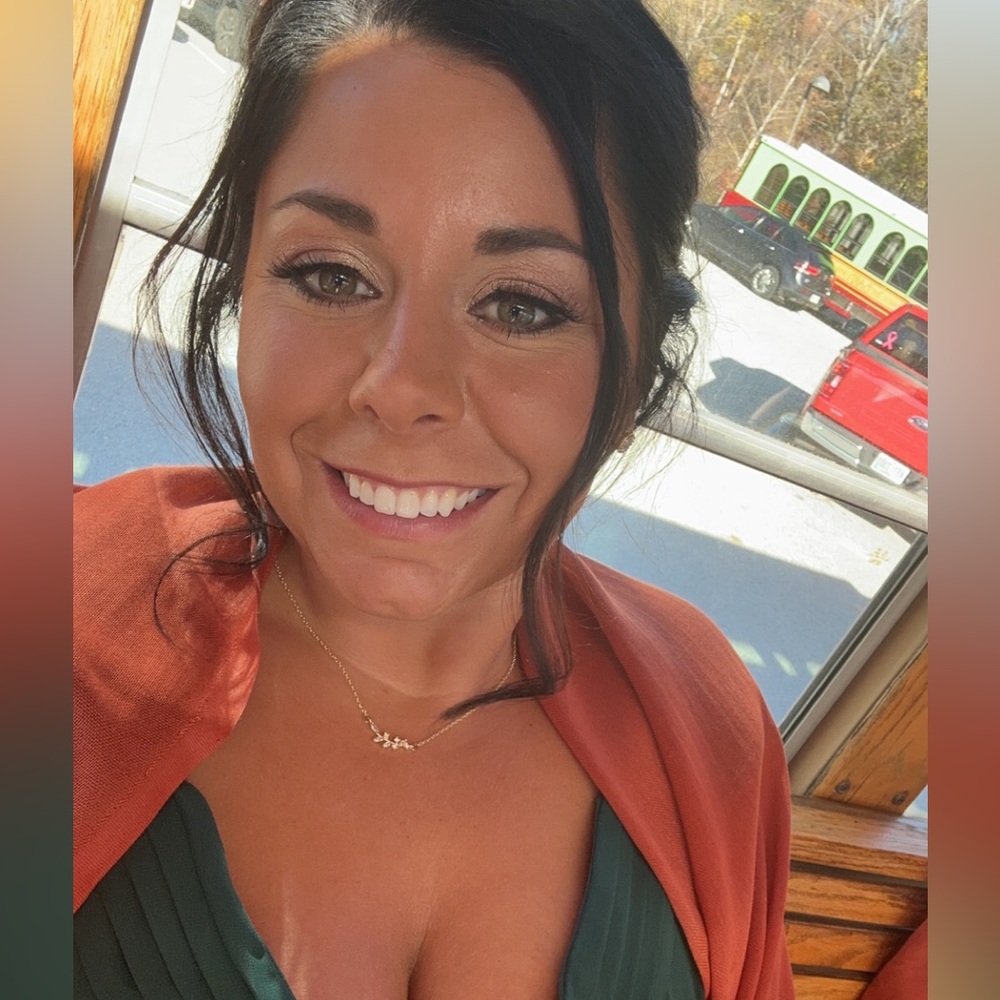 Meet your Posher, Victoria